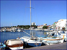 KROATIEN, VODICE, FERIEN, VODICE FERIEN, FERIENHAUS, VODICE FERIENHAUS, FERIENWOHNUNG, VODICE FERIENWOHNUNG, FERIENWOHNUNGEN, APPARTEMENT, APPARTEMENTS, ZIMMER, VODICE ZIMMER, RESTAURANT, VODICE RESTAURANTS, dalmatien